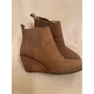 Healed Short Slip On Boots- Size 6.5